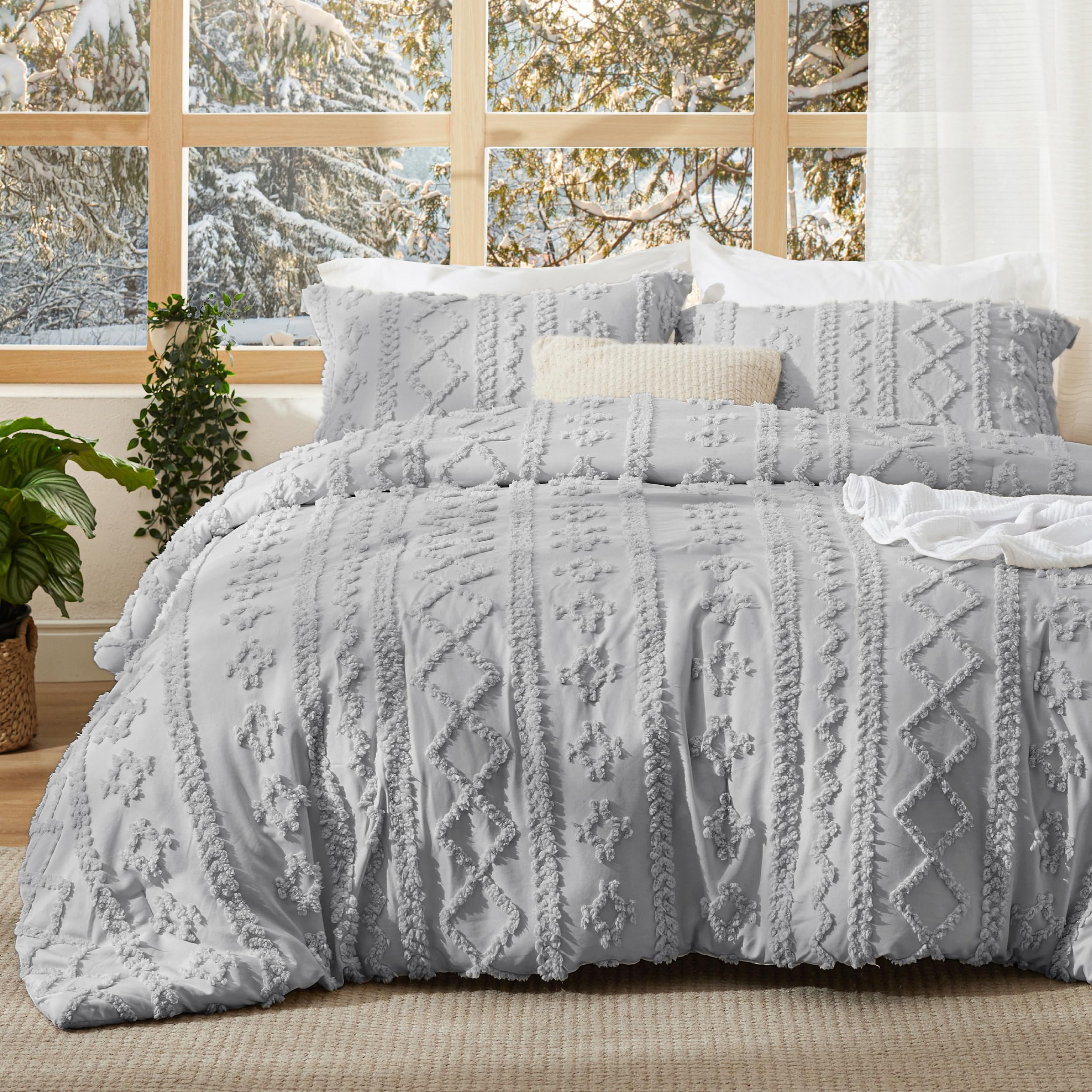 Bedsure Tufted Boho Comforter Set Twin Size - Beige Boho Bed Set, GentleSoft™ 2 Pieces Farmhouse-Style Embroidery Bedding, Gifts for Woman, Soft Jacquard Kids' Twin Comforter for All Seasons