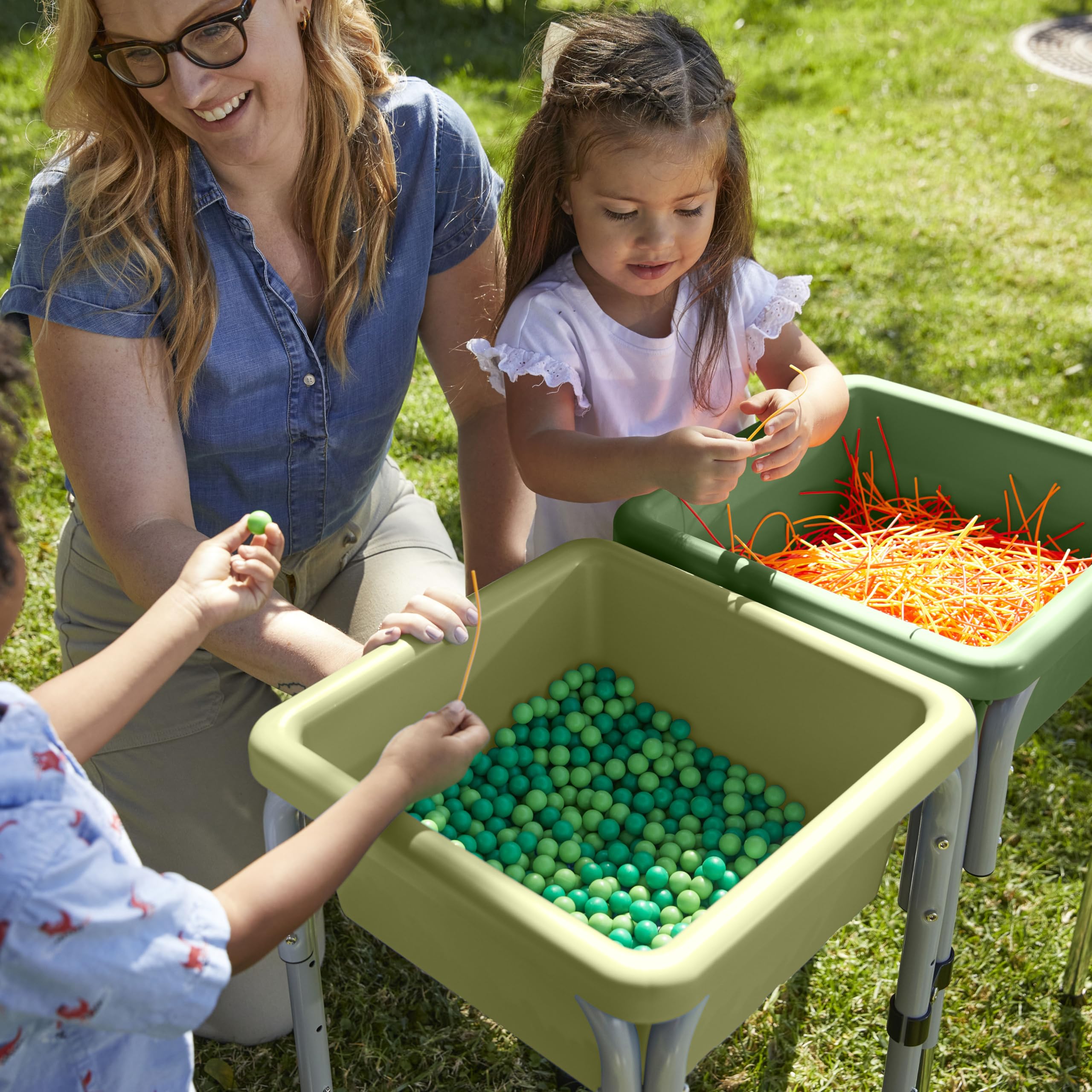 ECR4Kids 2-Station Sand and Water Adjustable Play Table, Sensory Bins, Blue/Red