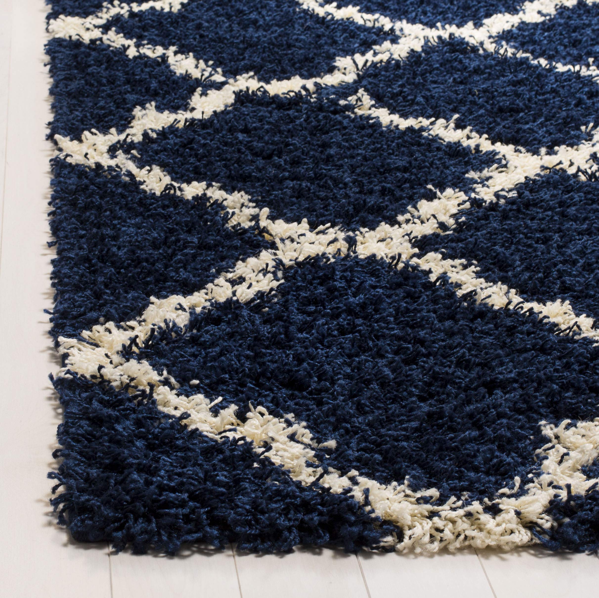 SAFAVIEH Dallas Shag Collection Accent Rug - 2'3" x 4', Beige & Ivory, Trellis Design, Non-Shedding & Easy Care, 1.5-inch Thick Ideal for High Traffic Areas in Entryway, Living Room, Bedroom (SGD257D)