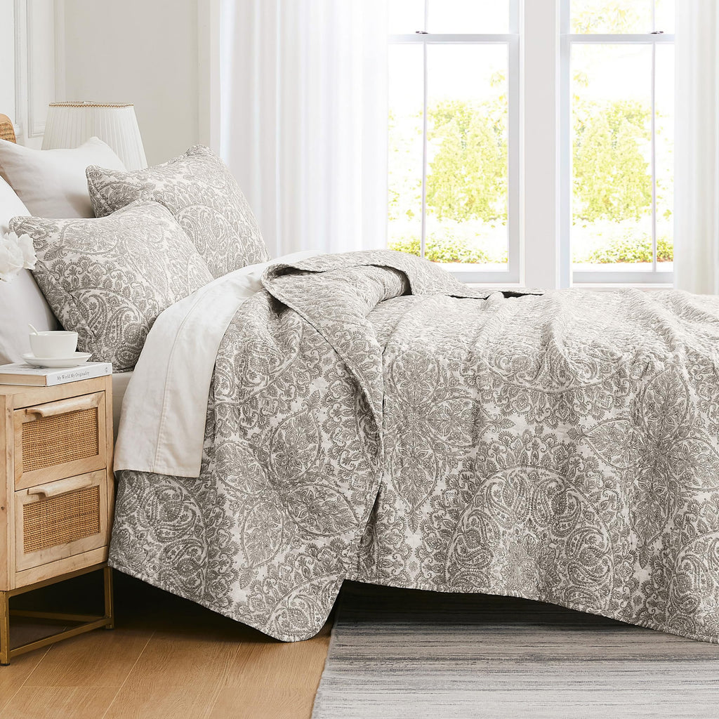 Southshore Fine Living, Inc. XL Twin Quilt Set, Microfiber Quilted Bedspread, White Bedding Twin Coverlet w/Pillow Sham, Pet Hair Resistant Bedding Coverlet Set, Quilted Coverlet, Bright White Quilt