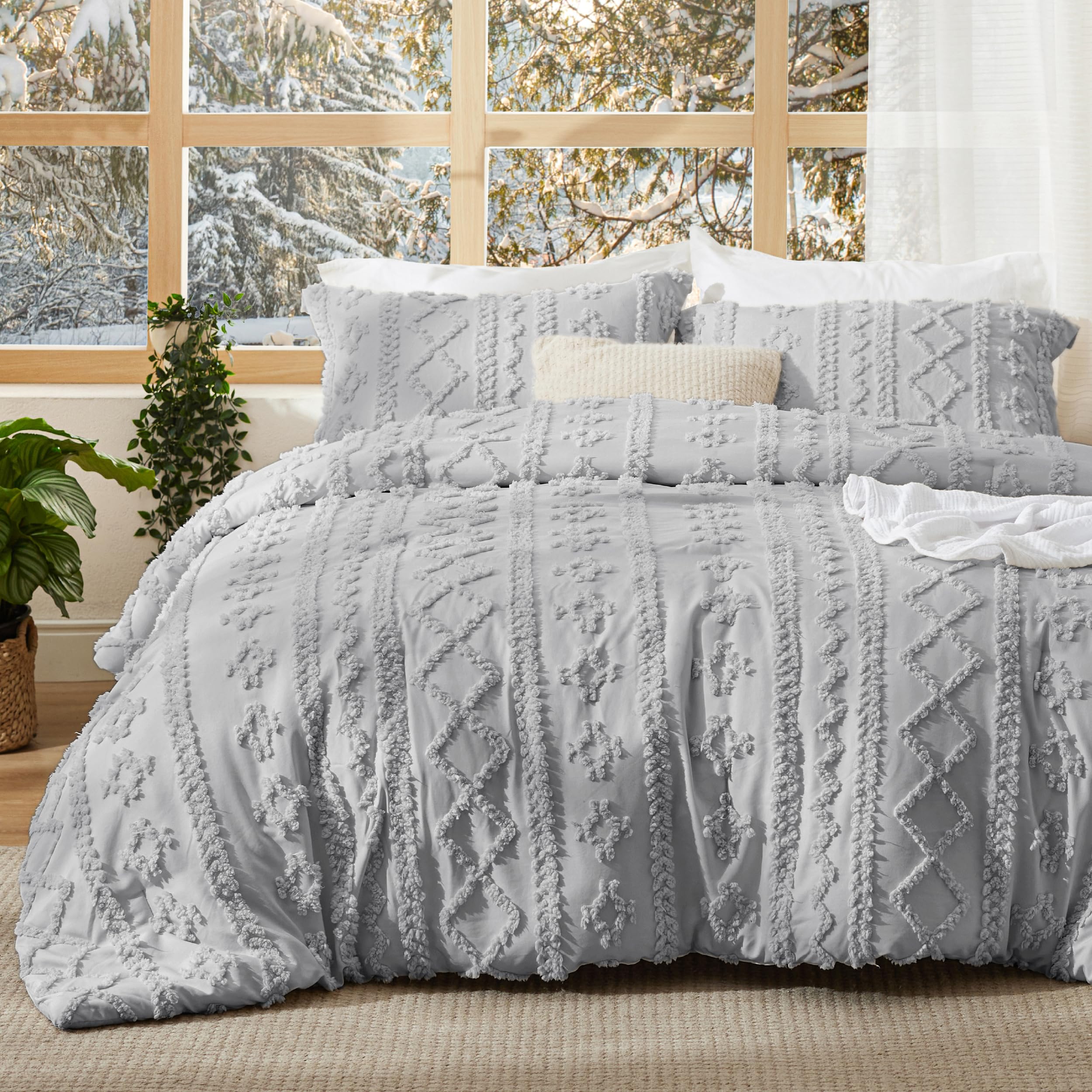Bedsure Tufted Boho Comforter Set Twin Size - Beige Boho Bed Set, GentleSoft™ 2 Pieces Farmhouse-Style Embroidery Bedding, Gifts for Woman, Soft Jacquard Kids' Twin Comforter for All Seasons