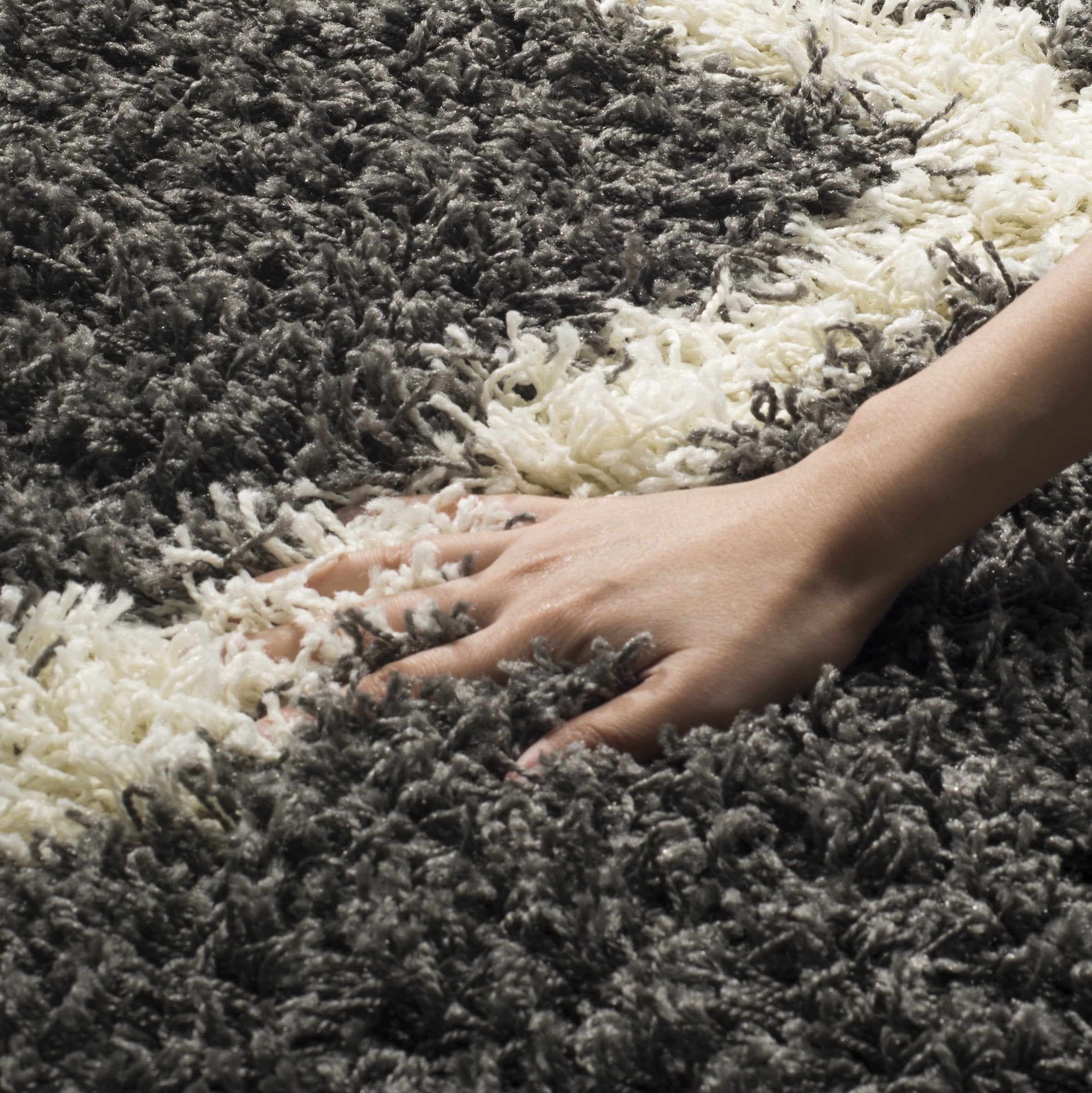 SAFAVIEH Dallas Shag Collection Accent Rug - 2'3" x 4', Beige & Ivory, Trellis Design, Non-Shedding & Easy Care, 1.5-inch Thick Ideal for High Traffic Areas in Entryway, Living Room, Bedroom (SGD257D)