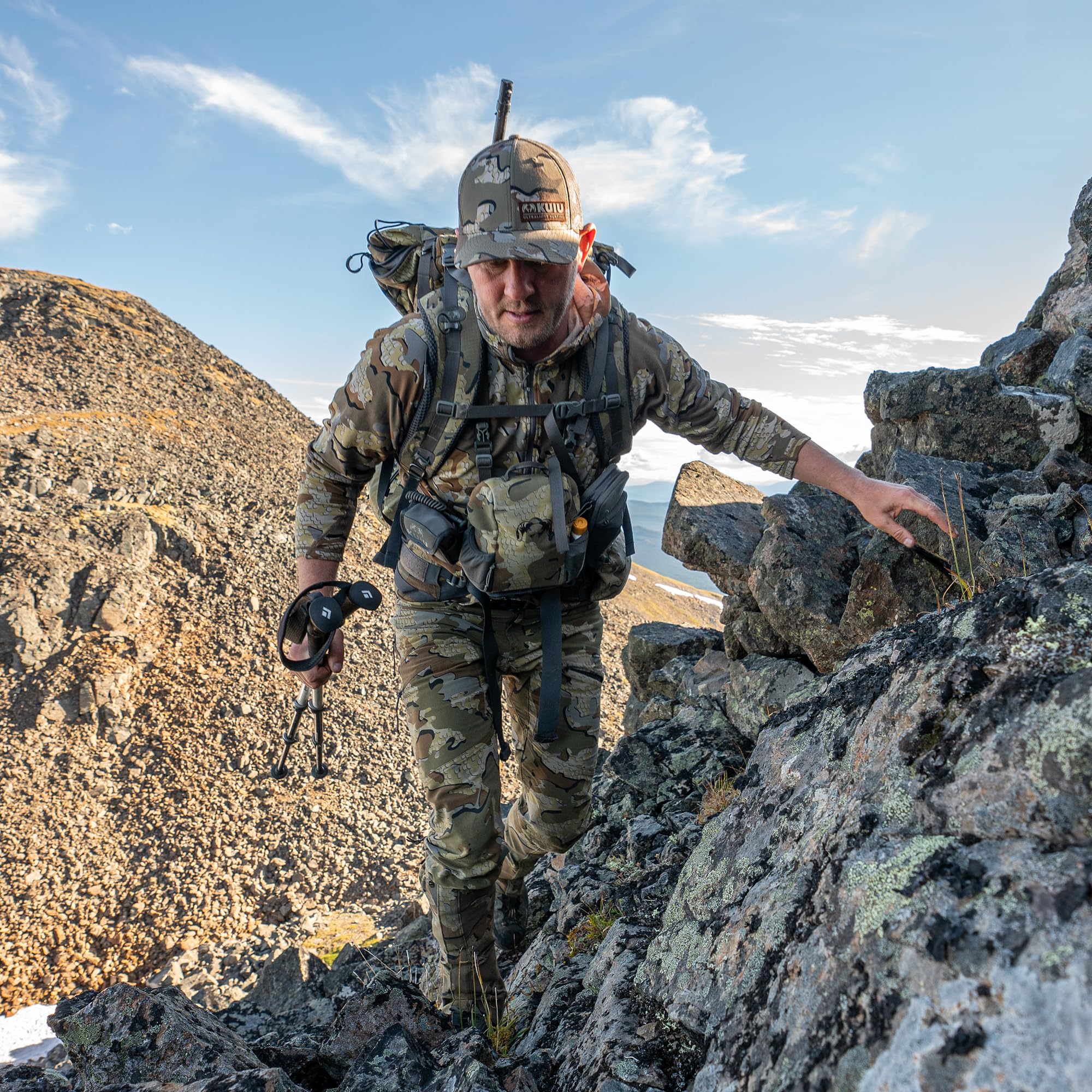 KUIU PRO Bino Harness – Waterproof, Adjustable, One-Hand Lid, Custom Foam Shims, Hydration Rig Compatible Binocular Harness