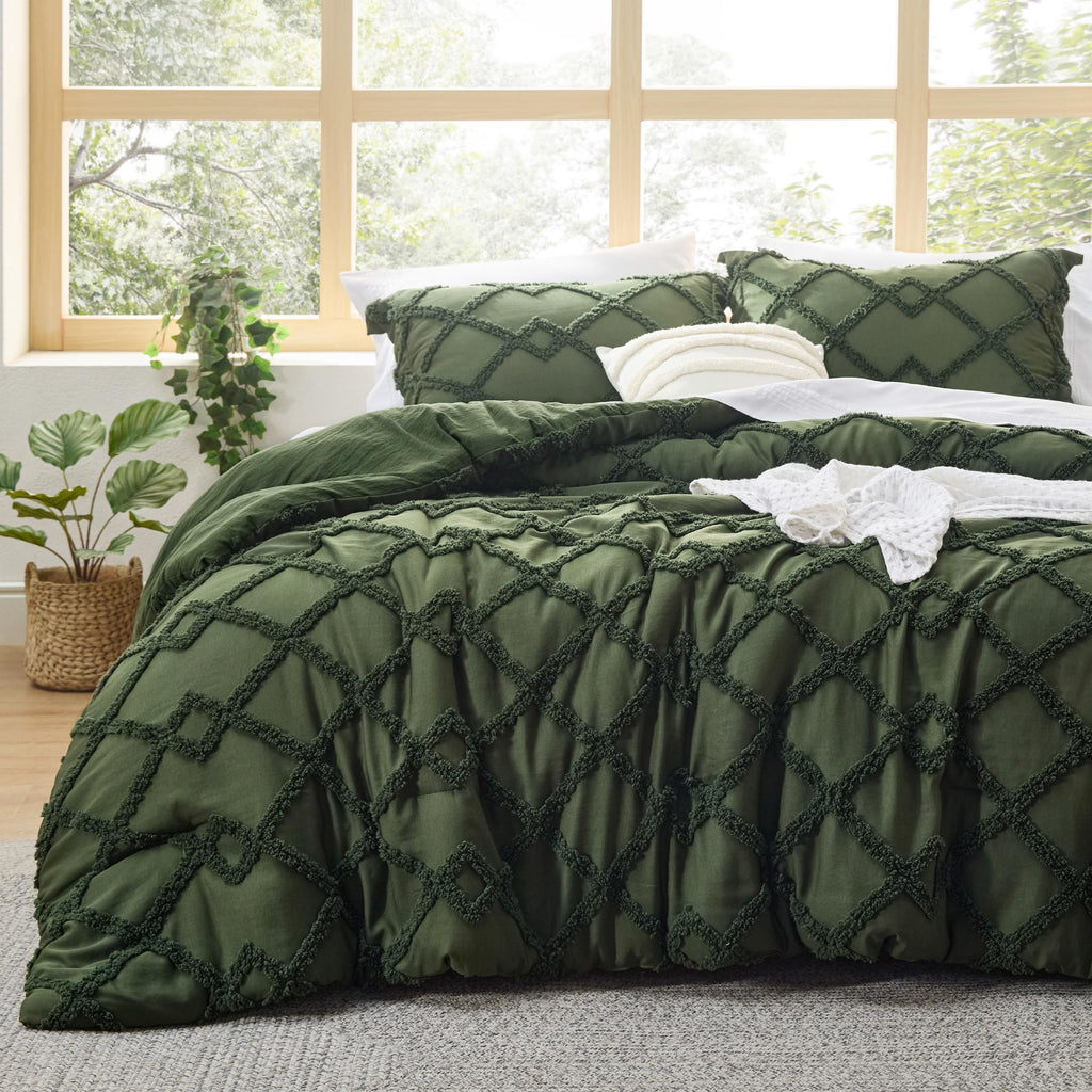 Bedsure Tufted Boho Comforter Set Twin Size - Beige Boho Bed Set, GentleSoft™ 2 Pieces Farmhouse-Style Embroidery Bedding, Gifts for Woman, Soft Jacquard Kids' Twin Comforter for All Seasons