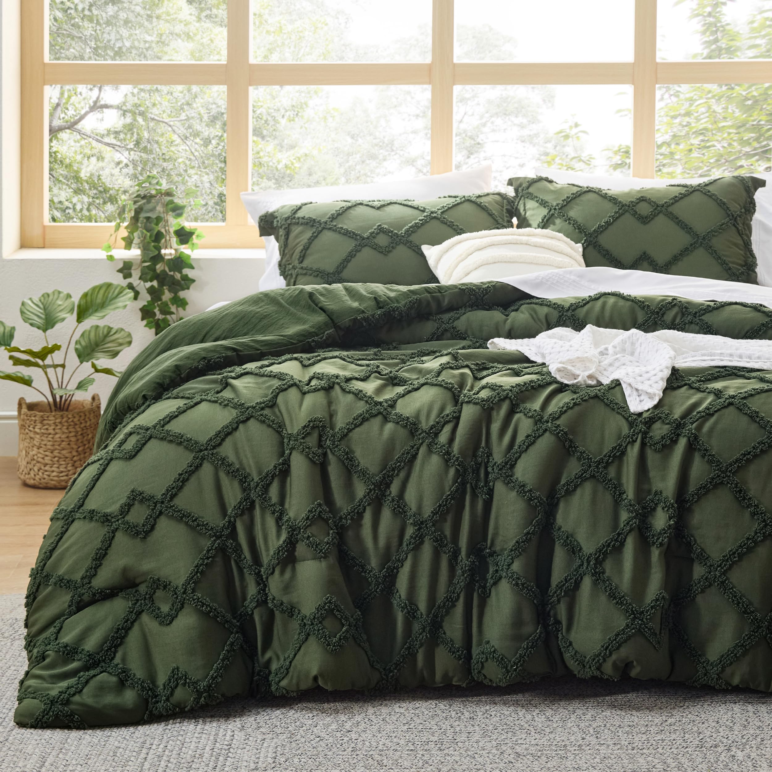 Bedsure Tufted Boho Comforter Set Twin Size - Beige Boho Bed Set, GentleSoft™ 2 Pieces Farmhouse-Style Embroidery Bedding, Gifts for Woman, Soft Jacquard Kids' Twin Comforter for All Seasons