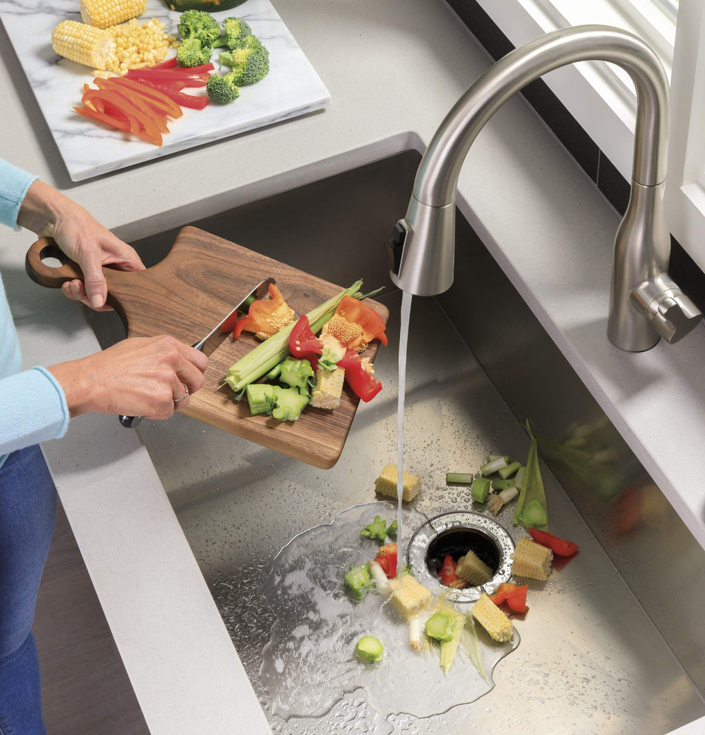 GE Disposall Continuous Feed 1 Horsepower Motor Garbage Disposer, Good for Grinding: Cooked Meat, Beans, & Seeds, Easy Install Kit, Non-Corded, Recommended Families of 4 or More, GFC1020N