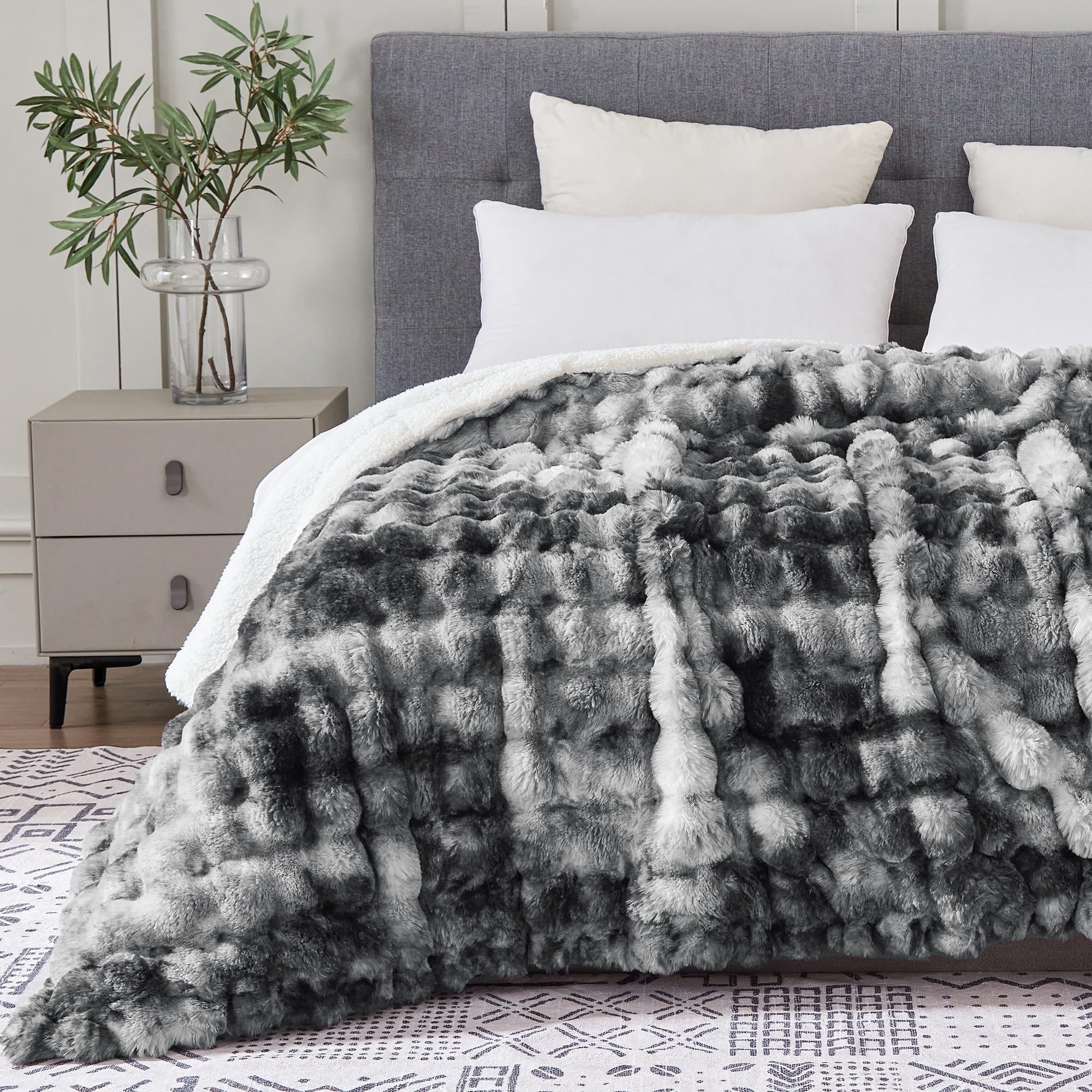 50x60 Inches Ultra-Soft Fuzzy Faux Fur Plush Throw Blanket - Thick, Warm Sherpa for Couch, Sofa, Bedroom, Camping - Decorative Blanket for Cozy Warmth, Bubble Grey