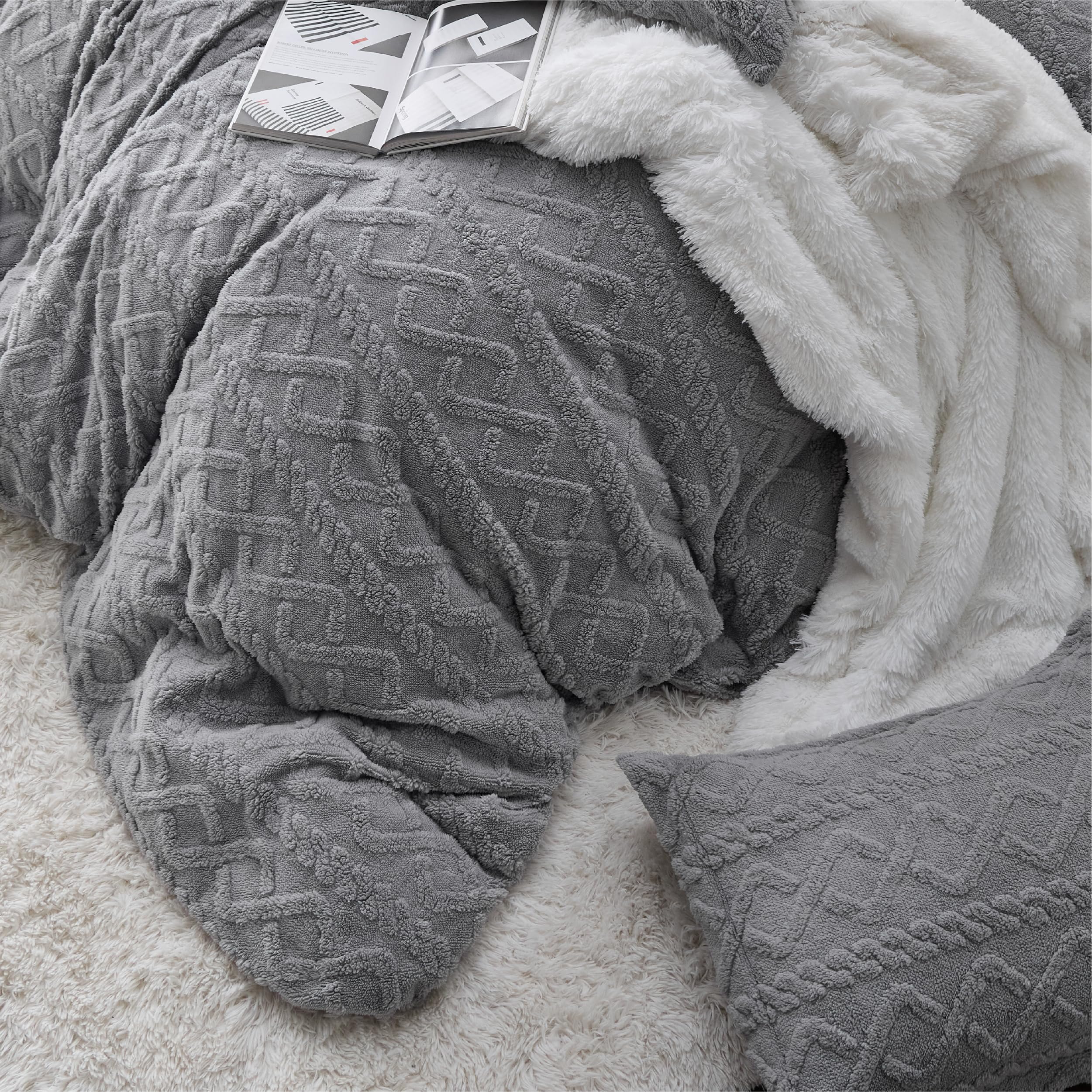 Bedsure Fluffy Flannel Duvet Cover Set - Faux Fur Comforter Cover Queen Size, Gray Warm Plush Bedding for Winter, 3-Piece Set with Zipper Closure (90"x90") and 2 Pillow Shams