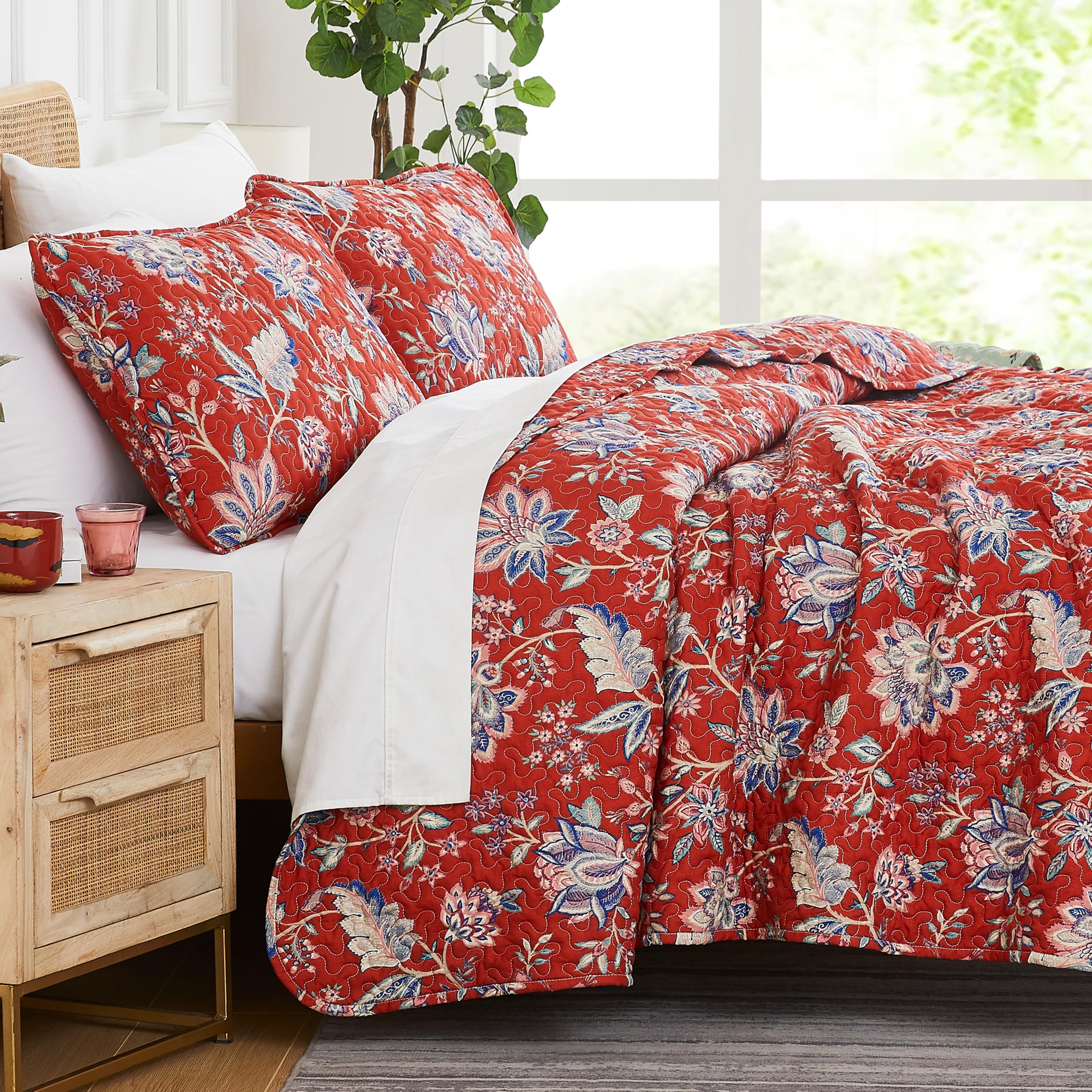 Southshore Fine Living, Inc. XL Twin Quilt Set, Microfiber Quilted Bedspread, White Bedding Twin Coverlet w/Pillow Sham, Pet Hair Resistant Bedding Coverlet Set, Quilted Coverlet, Bright White Quilt